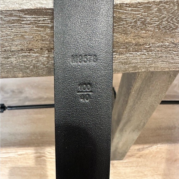 Louis Vuitton leather belt - Picture 6 of 8